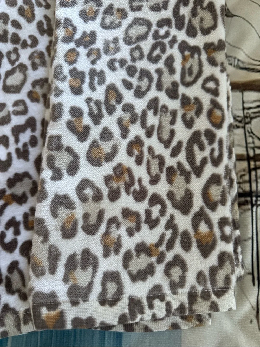New Set of 2 Leopard Print Hand Towels